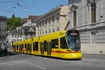 Be 6/10 Tango 181, auf der Linie 11, fährt den Steinenberg hoch zur Haltestelle Bankverein. Die Aufnahme stammt vom 28.05.2020.