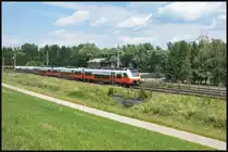 Richtung Süden bewegt sich dieser 4744 durch den Bahnhof Retznei. 
23.06.2020