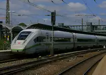 Zu sehen ist 412 024 welcher einen komplett grünen Streifen besitzt, am 22.8.19 im Ulmer Hbf. Kurz darauf setzte er seine Fahrt nach München fort. 