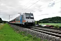 WFL 185 691-3 ist am 29.Juni 2020 im Auftrag von Abellio als IRE unterwegs nach Stuttgart.
Aufgenommen an meiner Hausstrecke kurz vor dem Haltepunkt Tübingen-Lustanu.