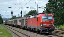 DB Cargo AG [D] mit  193 386  [NVR-Nummer: 91 80 6193 386-0 D-DB] und Ganzzug Schiebewandwagen am 30.06.20 Bf. Saarmund.