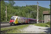 1116 153 mit Railjet in Klamm - Schottwien am 12.06.2020.
