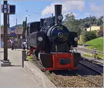 Die Blonay-Chamby G 2x 2/2 105 wartet mit dem letzten Dampfzug des Tages in Blonay auf die Abfahrt nach Chaulin.

6. Juli 2020