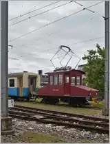 Kaum fotografierbar steht der aufgebügelte CEV Te 2/2 82 mit den MOB B 211 in Vevey. Der MOB B 211 wartet, wie mir Zwischenzeitlich zugetragen wurde, nicht auf die  Zerlegung  sondern mit weiteren Wagen (B 212 - 214, dem AB 308 und dem BD 206) auf die Reise zur Edeis - La Mure Bahn, wo ihr Einsatz ab nächstem Jahr vorgesehen ist. 

6. Juli 2020