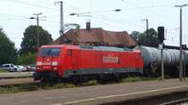 189 088 mit Kesselwagen bei einer Durchfahrt in Gro�korbetha am 20.07.2007