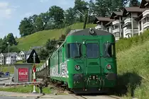 KIESZUG VON MAKIES AG GETTNAU
mit zwei ehemaligen SOB BDe 4/4 an beiden Enden
bei Wolhusen am 10. Juli 2020.
Fotostandort öffentlich zugänglicher Fussweg einer Wohnsiedlung, Bildausschnitt Fotoshop.
Foto: Walter Ruetsch