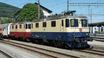 Die bunte Doppeltraktion Re 421 387 mit Rheingold Anstrich und Re 421 393 mit TEE Anstrich von IRSI auf den nächsten Einsatz wartend in Oensingen am 12. Juli 2020.
Foto: Walter Ruetsch 