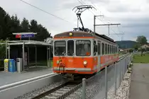 ALTES BIPPERLISI 
nach wie vor unentbehrlich.
Wegen dem verunfallten und sehr stark beschädigten SOBA-STAR Be 4/8 114 musste kurzfristig für den Betrieb auf der kurzen Zweigstrecke Langenthal-St. Urban Ziegelei der Be 4/4 103, ehemals SZB, BTI einspringen. Wegen grossen mehreren Baustellen an der Strecke Solothurn-Niederbipp mit Bahnersatz wurden die Fahrzeuge unüblich stationiert. Das Schwesterfahrzeug, der Be 4/4 104 wurde aus diesem Grund im Depot Wiedlisbach als eiserne Reserve abgestellt. Am 15. Juli 2020 pendelte dadurch der Oldtimer mit Baujahr 1970 als Solotriebwagen zwischen Langenthal und St. Urban hin und her. Die Aufnahmen entstanden in Langenthal und bei Schmitten.
Foto: Walter Ruetsch 