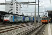 ALTES BIPPERLISI 
nach wie vor unentbehrlich.
Wegen dem verunfallten und sehr stark beschädigten SOBA-STAR Be 4/8 114 musste kurzfristig für den Betrieb auf der kurzen Zweigstrecke Langenthal-St. Urban Ziegelei der Be 4/4 103, ehemals SZB, BTI einspringen. Wegen grossen mehreren Baustellen an der Strecke Solothurn-Niederbipp mit Bahnersatz wurden die Fahrzeuge unüblich stationiert. Das Schwesterfahrzeug, der Be 4/4 104 wurde aus diesem Grund im Depot Wiedlisbach als eiserne Reserve abgestellt. Am 15. Juli 2020 pendelte dadurch der Oldtimer mit Baujahr 1970 als Solotriebwagen zwischen Langenthal und St. Urban hin und her. Die Aufnahmen entstanden in Langenthal und bei Schmitten.
Foto: Walter Ruetsch 