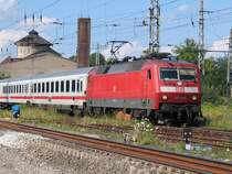 120 030 zieht den IC 2280 aus dem Bahnhof Bad Kleinen. 18.07.2007