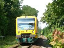 VT 650.82 als OE36 nach Beeskow. Die Fahrstrecke und -geschwindigkeit macht diesen Zug zu einem echten Bummelzug. 21.7.2007
