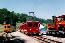 CJ-Pendel bei der Chemin de fer Nyon–Saint-Cergue–Morez/NStCM. 
Anlässlich einer Zugskreuzung ist der BDe 4/4 231 mit Bt, ehemals CJ, im Juli 2004 auf der Station Le Muids erlegt worden.
Foto: Walter Ruetsch 