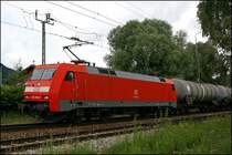 Die 152 159 bringt am Morgen des 27.06.2009 einen Bedarfszug mit Mineral�l warscheinlich von Ingolstadt nach Kufstein.