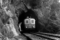 Chemin de fer Aigle-Sépey-Diablerets/ASD.
Erinnerung an die ASD der 70er-Jahre mit dem romantischen Rollmaterial aus der Zeit der Bahneröffnung 1913/14 das damals noch jeden Tag im täglichen Einsatz stand.
Interessanter Streckenabschnitt Zwischen Aigle und Le Sepey mit dem ABDe 4/4 11 im Jahre 1978.
Foto: Walter Ruetsch 