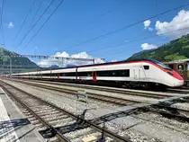 Giruno RABe 501 012 am 25.7.20 beim Bahnhof Frutigen abgestellt.
