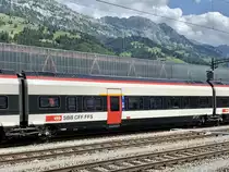SBB Giruno 1. Klasse Wagen J A4 501 93 85 3 501 203 am 25.7.20 in Frutigen.