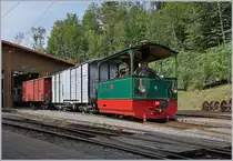  Rimini  nennt man bei der Blonay-Chamby Bahn die 1900 von Krauss unter der Fabriknummer 4278 gebaute Kasten-Dampflok G 2/2 N° 4 die bei der Ferrovie Padane im Einsatz stand. Die hübsche  G 2/2 N° 4 zeigt sich zwar  kalt   aber zumindest als interessantes Fotosujet in Chaulin mit den beiden Güterwagen (TL 50 und CEV Gk 37), wobei ich letzteren noch im Bahnhof von Blonay anno dazumal zu manöverieren hatte. 

25. Juli 2020
