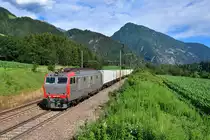 E 652 073 mit einem Zuckerzug am 08.07.2020 bei Freienfeld.