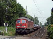 232 253-5 ist mit einem mit Stahl beladenen G�terzug bei Bochum-NOKIA auf dem Weg nach Bochum.