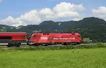 ÖBB 1116 225-4  Heute. Für morgen. Für uns.  schiebt am 20.07.2020 einen Railjet bei Niederaudorf in Richtung Norden