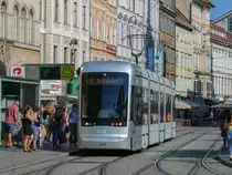 Graz.  Poltergeist  238 war am 31.07.2020 auf der Linie 7 unterwegs, hier am Hauptplatz.