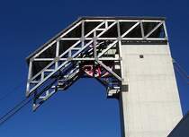 Detail des Rollenturmes der Luftseilbahn Funivia Al Bernina in der Bergstation Alpe Pal�, aufgenommen am 16.07.2007. Die Alpe Pal� ist ein Skigebiet mit 39 Pisten-Kilometer, 1 Luftseilbahn, 1 Standseilbahn und mehreren Sesselliften, im Sommer sind nur die Luftseilbahn und die Standseilbahn in Betrieb.
