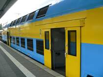 Erneuerter Doppelstockwagen der PKP, Au�enansicht. 21.7.2007, Frankfurt (Oder)