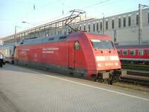 Am 06.10.2005 schob 101 137 einen Eurocity durch Regensburg.
