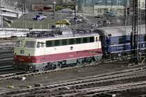 Hagen Hbf 1969. Ausfahrt des D334 nach Kopenhagen. Zuglok
ist die 112 493 Bw HH-Eidelstedt.