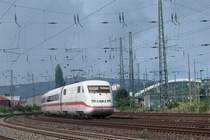 �stliche Ausfahrt von Hagen Hbf. Ein ICE 2 auf dem Wege �ber Hannover nach Berlin.
Aufn.2007