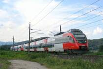4024 031-9 und ein unbekannter Talent bei Sulz-R�this
In der Zeit vom 8.-14.Juli 2007 fand in Vorarlberg die Gymastrade statt. Dadurch f�hrte die �BB einen 1/4h-Takt zwischen Lochau-H�rbranz und Feldkirch ein. Ebenso verst�rkte die �BB die R/Rex auf Tandem 4024-Garnituren.