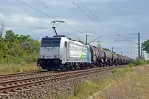 186 421 der Railpool führte für die RTB am 23.08.20 einen Kesselwagenzug durch Greppin Richtung Dessau.