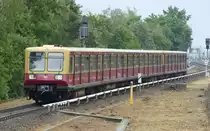 S-Bahn Berlin, BR 485, hier während der Einfahrt, als S42 in den Bahnhof von Berlin -Jungfernheide, im Juli 2020.