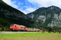 Die Stern & Hafferl Diesellok 2016 912 mit dem Verschubgüterzug von Bad Aussee nach Ebensee kurz vor Obertraun Dachsteinhöhlen.
20.08.2020.