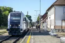 PKP SA 133-028 nach Lębork (Lauenburg in Pommern) am Bahnhof von Łeba. Aufnahme: 19. August 2020.