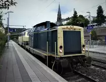 DIESELLOK 212 376-8 MIT DB 215 082-9 AM HAKEN IN KIRCHEN/SIEG
Auf Durchfahrt im Bahnhof KIRCHEN/SIEG die 212 mnit der 215 am Haken am 24.8.20...
