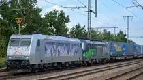 TX Logistik Austria GmbH, Schwechat [A] mit  185 540-2  Name  Oma Liese  [NVR-Nummer: 93 81 0185 540-2 A-TXL] mit der TXL ELL Vectron  193 731  [NVR-Nummer: 91 80 6193 731-7 D-ELOC] und Taschenwagenzug am Haken am 03.09.20 Bf. Golm (Potsdam).