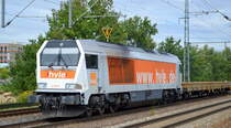 hvle mit  V 490.3  (NVR:  92 80 1264 008-4 D-HVLE ) und einigen Drehgestell-Flachwagen am 08.09.20 Bf. Golm (Potsdam). 