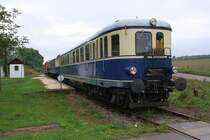 NF 14809 (Gänserndorf - Groß Schweinbarth), von der NLB 2143 070-7 gezogen und dem OSEK 5042.14 als letztes Fahrzeug, am 06.September 2020 in der Haltestelle Raggendorf.