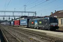 MEHRFACHTRAKTIONSFÄHIGE VECTRONS IM DIENSTE VON SBB CARGO INTERNATIONAL, BLS CARGO INTERNATIONAL UND WIDMER RAIL SERVICES AG/WRS.
MRCE-Lok 193, X 4 E - 712 mit BLS Güterzug in Burgdorf am 12. September 2020.
Foto: Walter Ruetsch
