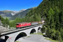 Ge 6/6 II 705 mit einem Güterzug am 08.09.2020 bei Muot.