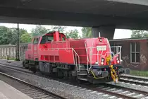 Portrait von 261 049-1, als diese am Mittag des 19.07.2019 als Lokzug aus dem Rangierbahnhof Maschen durch den Bahnhof von Hamburg Harburg in Richtung Hambuerger Hafen fuhr.