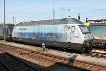 Portrait von Re 465 016-7  Stockhorn - Erlenbach im Simmental , als diese am Nachmittag des 27.08.2019 zusammen mit Re 465 012-3  Eurotunnel  im nördlichen Vorfeld des Badischen Bahnhof von Basel abgestellt standen und auf ihren nächsten Einsatz warteten.