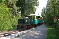 V 2 (C, Windhoff, Baujahr 1943) am 12.September 2020 mit Zug 11 (Payerbach - Hirschwang) nahe der Haltestelle Haaberg.