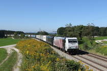 185 666 und 189 932 mit dem  EKOL  am 9. September 2020 bei Grabenstätt im Chiemgau.