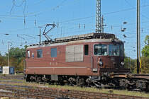 Re 425 192 der BLS durchfährt den badischen Bahnhof. Die Aufnahme stammt vom 09.09.2020.