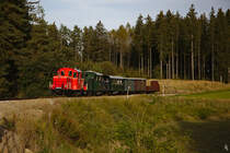 2091.09 und 2091.02 sind im letzten Abendlicht zwischen Heidenreichstein und Aalfang unterwegs. (19.09.2020)