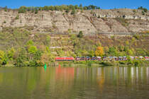185 075 mit einem Audi-Autotransportzug bei Karlstadt Richtung Gemünden, 12.10.2019