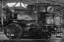 Der Torso der 1914 gebauten Dampflokomotive 18 427 hat einen Platz in der Lokwelt Freilassing gefunden. (August 2020)