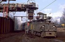 Rheinbraun 1036, Hürth Knapsack, 16.02.1986.
Loading of Ignite / Brown Coal - a former Railway System with movable Tracks at Surface Mining Locations